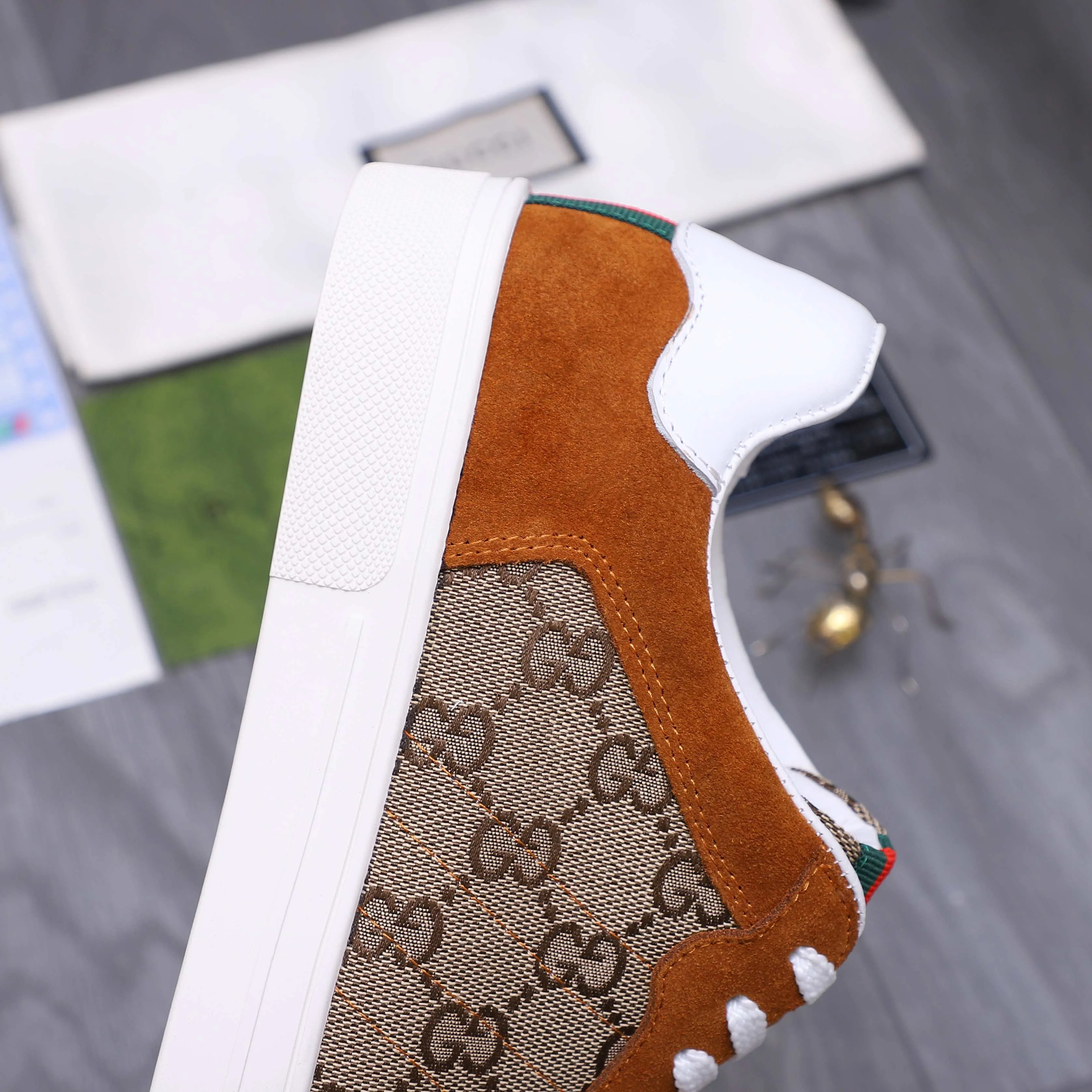 Men's shoes 💰p400 Product trademark: GUCCI "Gucci" casual lace-up men's shoes Regular size: 38-45 (45 is custom-made and non-returnable) Product materials: Selected classic woven stitching frosted cowhide upper, pigskin lining, original rubber outsole